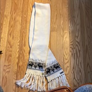 Sweden  100%merino wool White Scarf with Black Reindeer Pattern